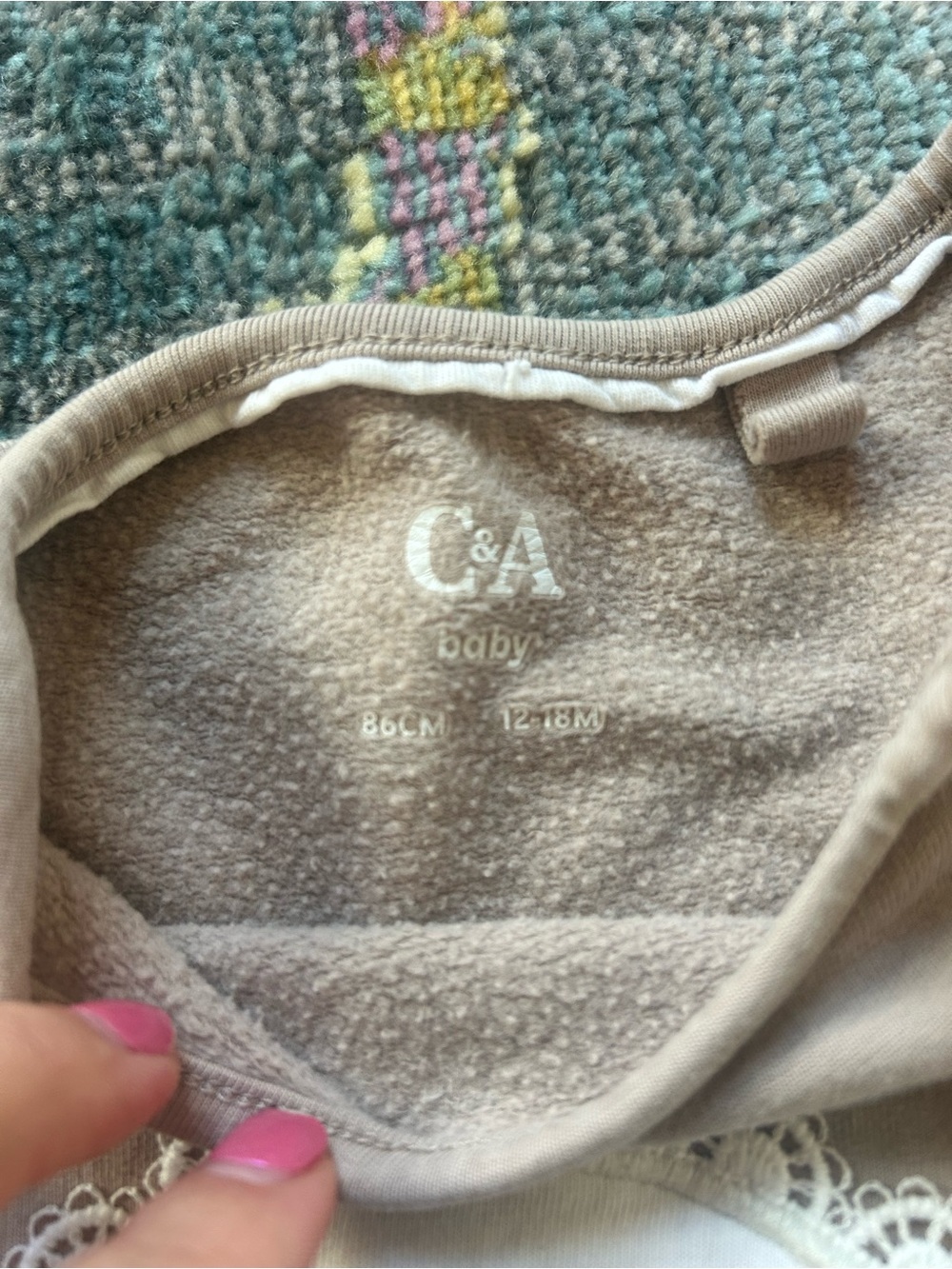 C&A Baby Kids Beige Bunny Sweatshirt with Lace Appliqué 12-18 months - Picture 4 of 5